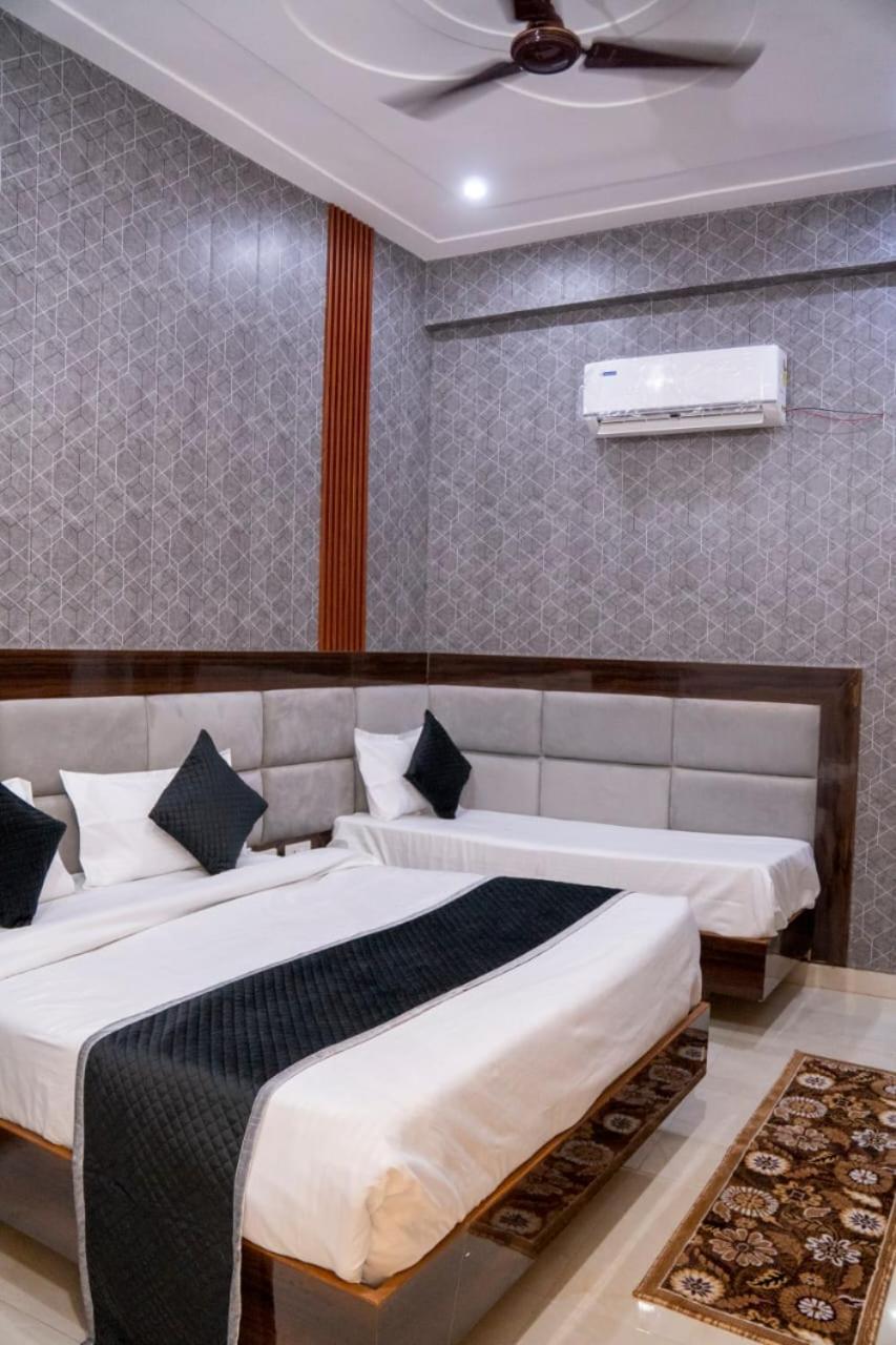 Vaibhav Palace * Agra (Uttar Pradesh)