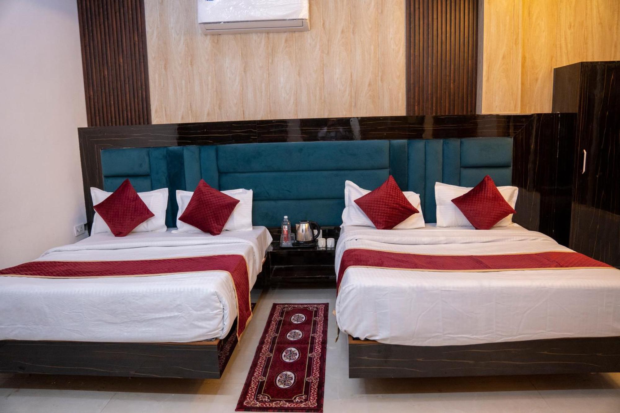 Vaibhav Palace * Agra (Uttar Pradesh)